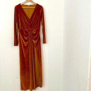 EUC | Gold Velveteen Dress w/ Long Sleeves and Slit | Sz S